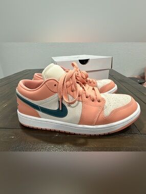 Nike Air Jordan 1 Low Coral Peach Teal Size